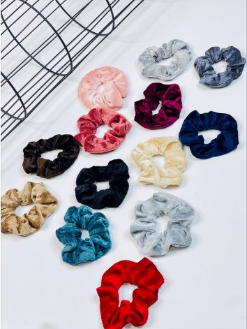 Scrunchie zamatová gumička do vlasov - modrá