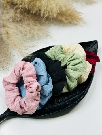 Scrunchie gumička do vlasov - čierna